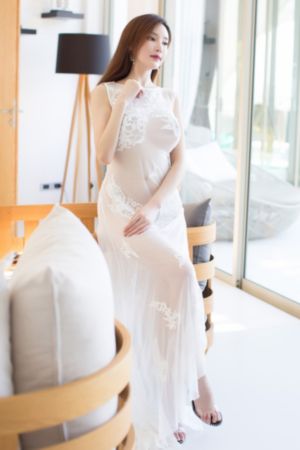 免费美女视频