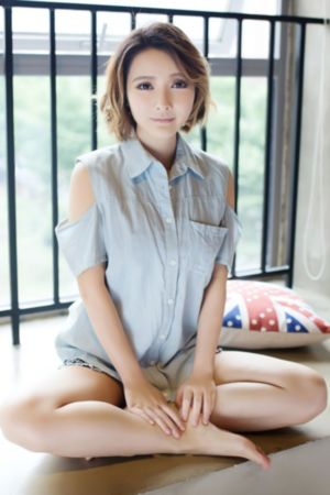 秋霞露丝