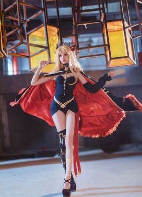 裙子里的怪兽
